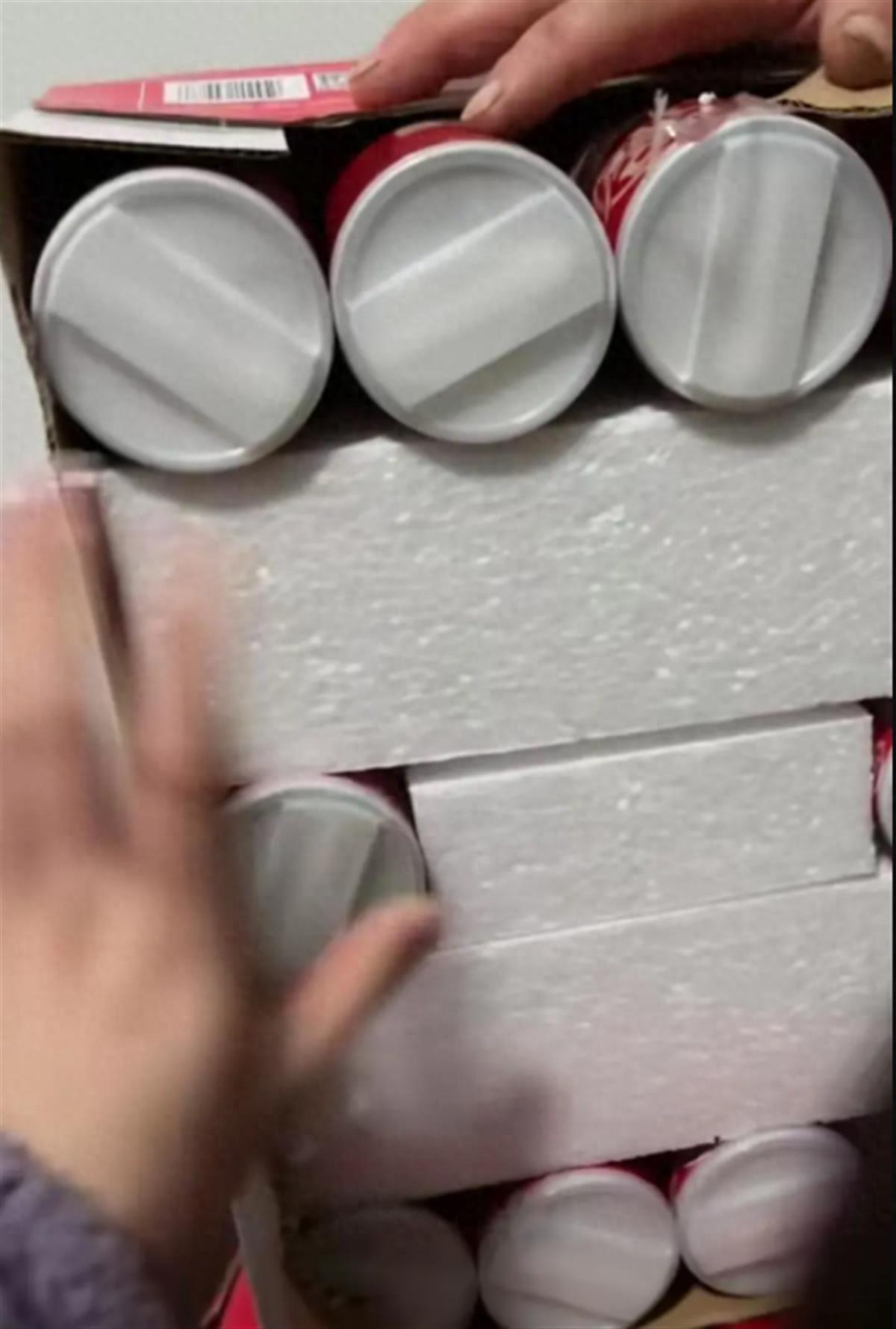 一箱八寶粥只有10罐其余都是泡沫