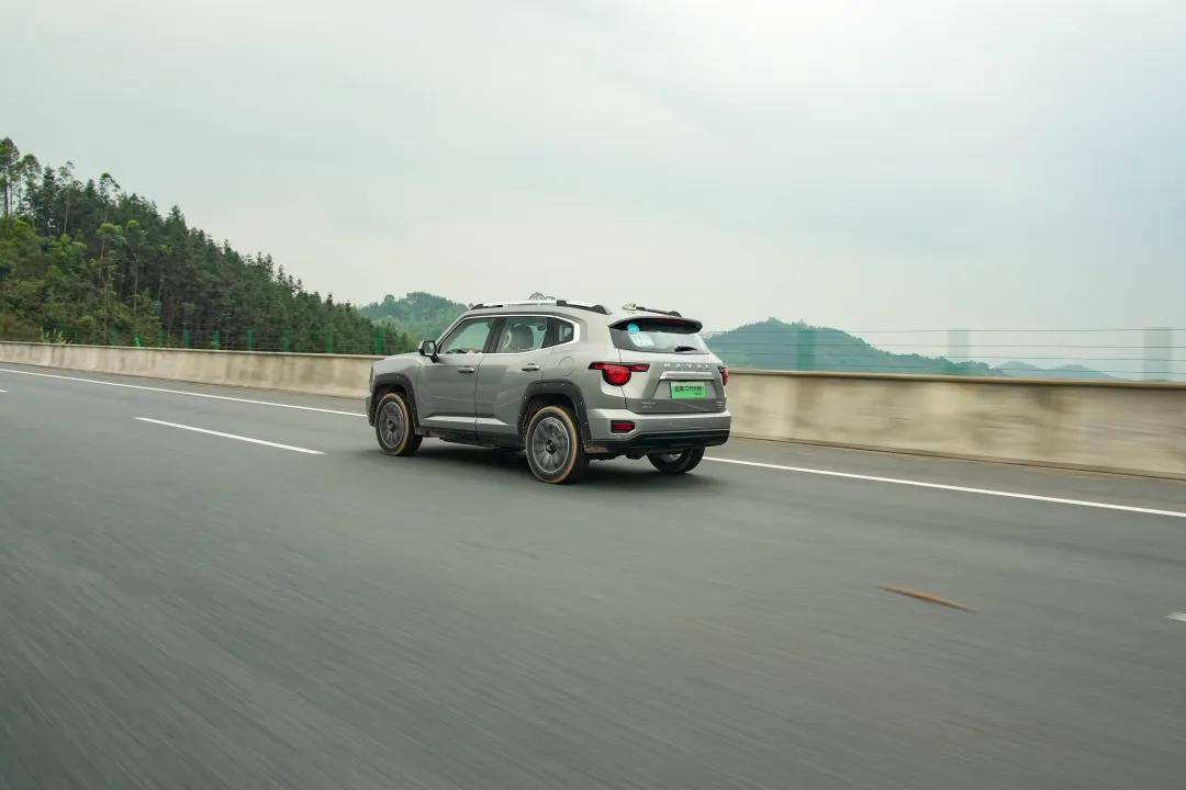 17.98萬,四驅SUV,油耗不到6L!你買不買?