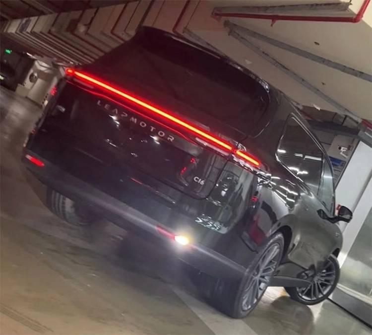 20萬級新爆款?零跑全新6座SUV,北京車展將亮相!