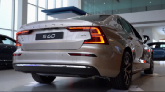 終端優惠9.2萬,入門款降至21.49萬,沃爾沃S60可以入手了?