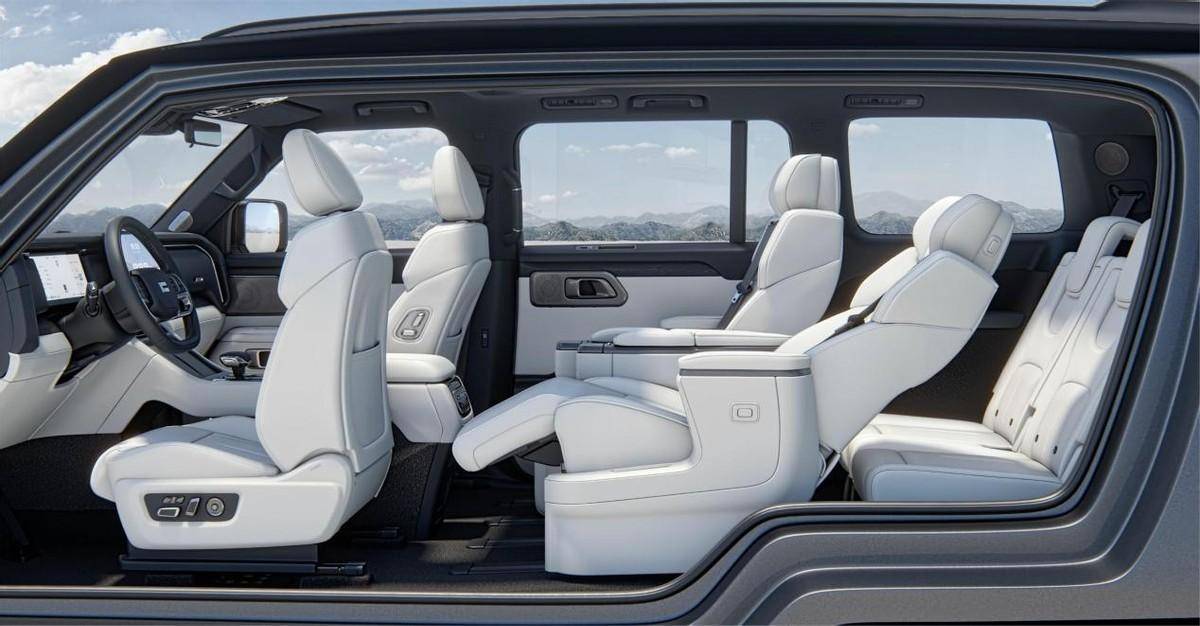 創始人昌敬首度登場 “越野小房車”極石01亮相北京車展!