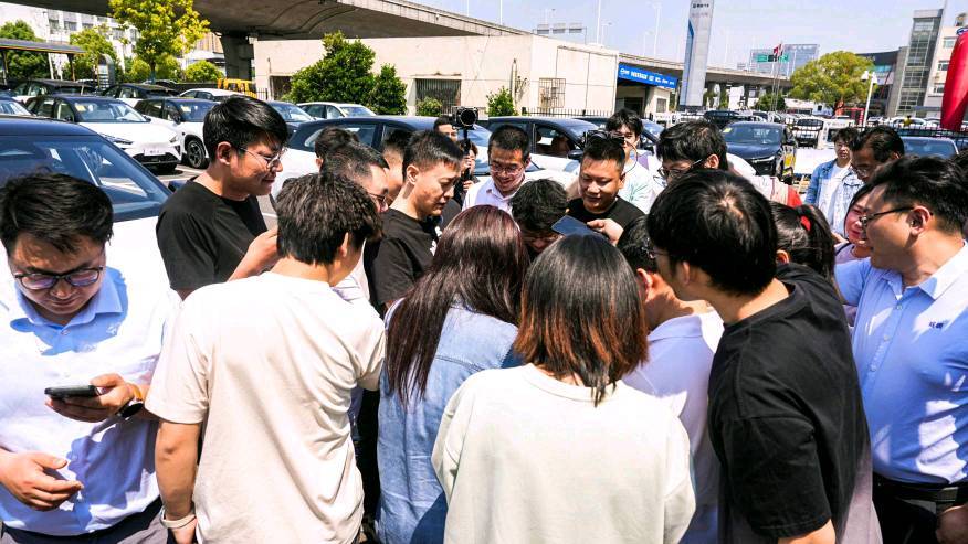 “卷產品”又“卷服務” 哪吒汽車CEO張勇保姆式服務到底