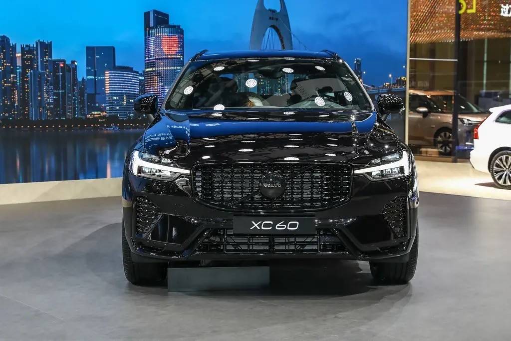 限時售價31.99萬元,沃爾沃XC60 B5智遠極夜黑版廣州車展上市