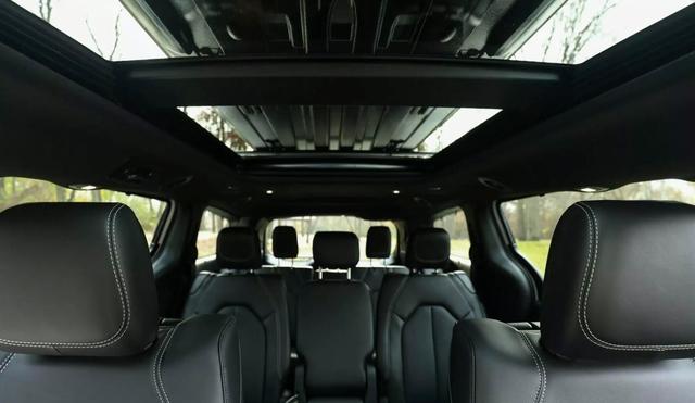 驚！約33萬克萊斯勒大捷龍FAV特別版官圖，洛杉磯車展亮相-有駕