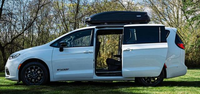 驚！約33萬克萊斯勒大捷龍FAV特別版官圖，洛杉磯車展亮相-有駕