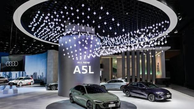 廣州車展新能源風(fēng)頭強勁，燃油車關(guān)注度下滑，大眾轉(zhuǎn)型新勢力-有駕