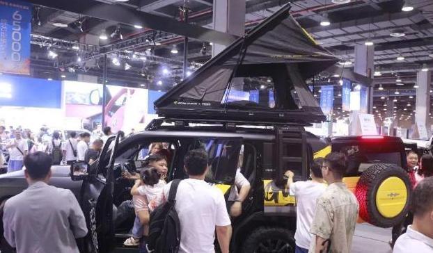 廣州車展新能源風(fēng)頭強勁，燃油車關(guān)注度下滑，大眾轉(zhuǎn)型新勢力-有駕