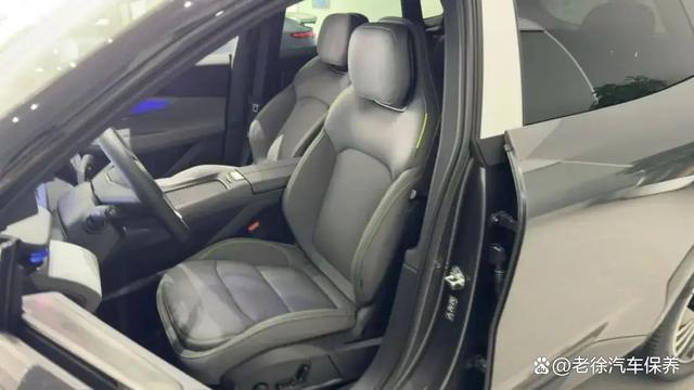 領克08 EM-P，配1.5T+電機插混，雙色車身可選-有駕