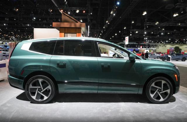 現代純電中大型SUV，6/7座可選，小鵬G9同級，明年上市-有駕