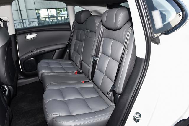 標配靈蜥底盤+四輪轉向，軟硬件大進化，全新智己LS6香嗎？-有駕