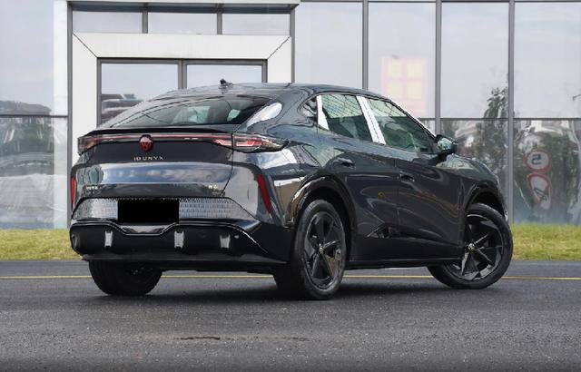 一臺有趣的大眾純電SUV，優惠后16.99萬起售，7.7秒破百-有駕