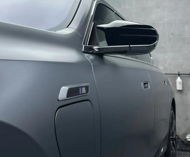 寶馬i7 M70L,前后搭載雙電機(jī),爆741匹馬力,售價189.9萬起-有駕 寶馬i7 M70L,前后搭載雙電機(jī),爆741匹馬力,售價189.9萬起-有駕