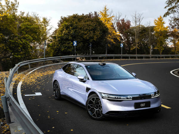 極氪007旅行版諜照流出,大溜背設計搶眼,2025年上市倒計時?