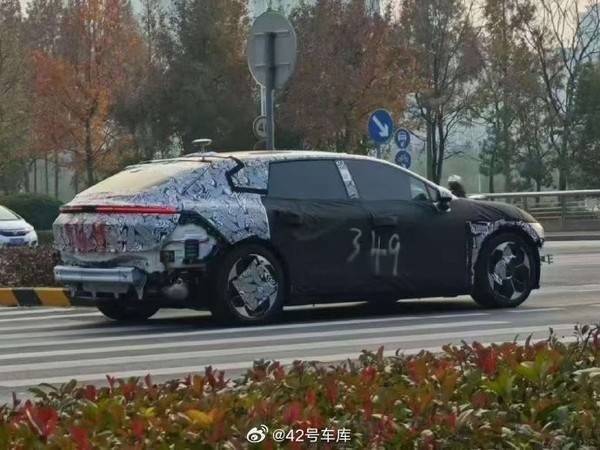 極氪007旅行版諜照流出,大溜背設計搶眼,2025年上市倒計時?