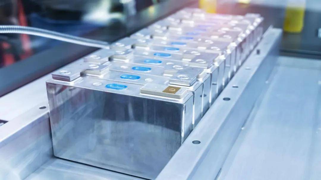 固態(tài)電池、打針補(bǔ)液,誰是鋰電池的未來良方?