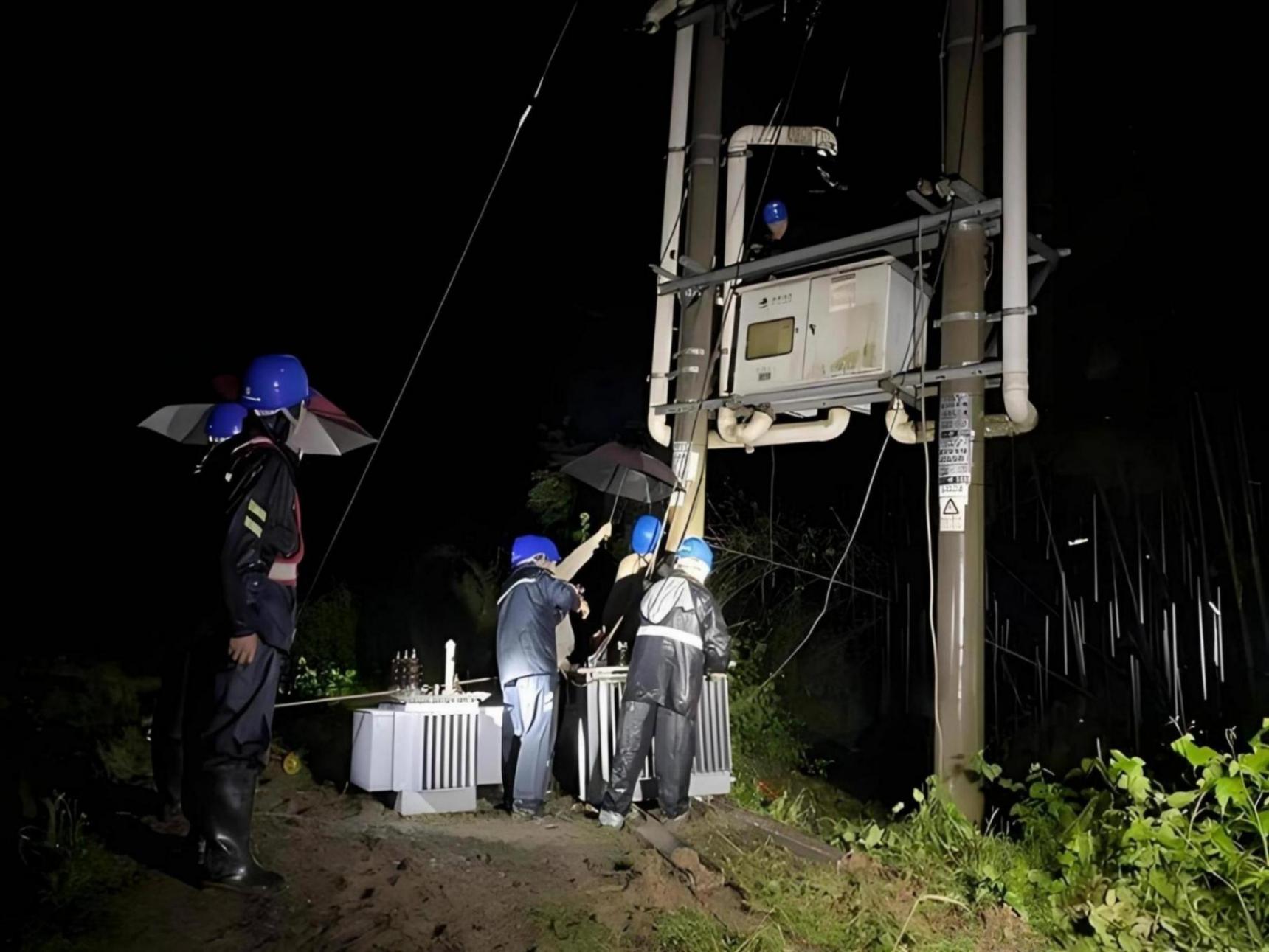 幾場暴雨,新能源車,給燃油車主開了個大眼:小功能也能降維打擊