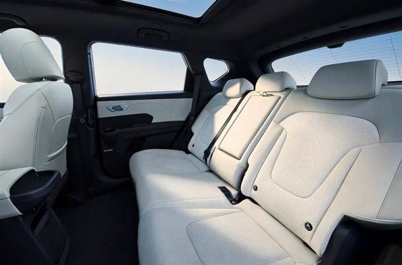 座艙設(shè)計(jì)盡顯大廠實(shí)力,北京現(xiàn)代ELEXIO即將預(yù)售