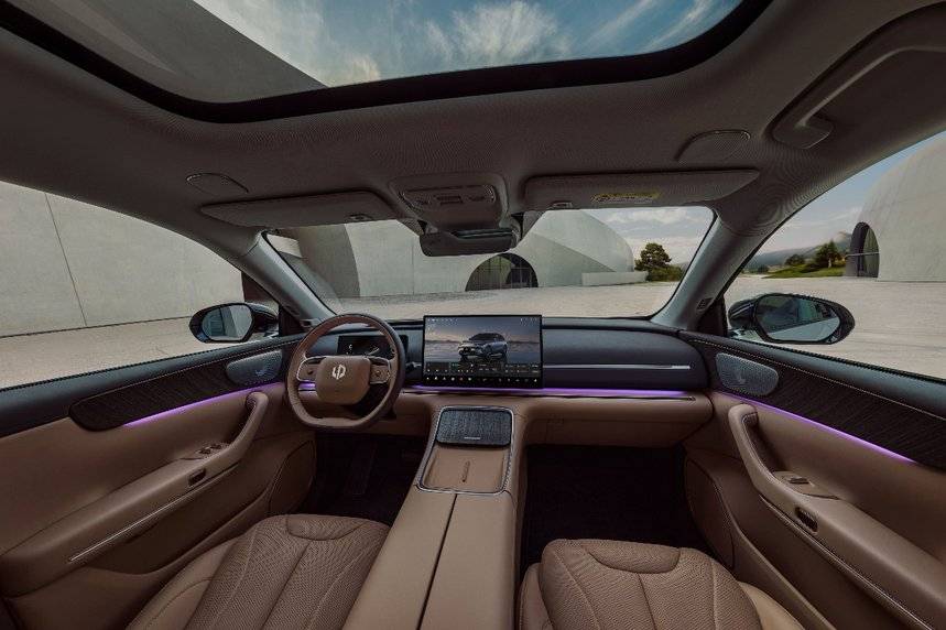 14.98萬起 續航超1200km 零跑C11配置分析 最值得選的竟是標配?