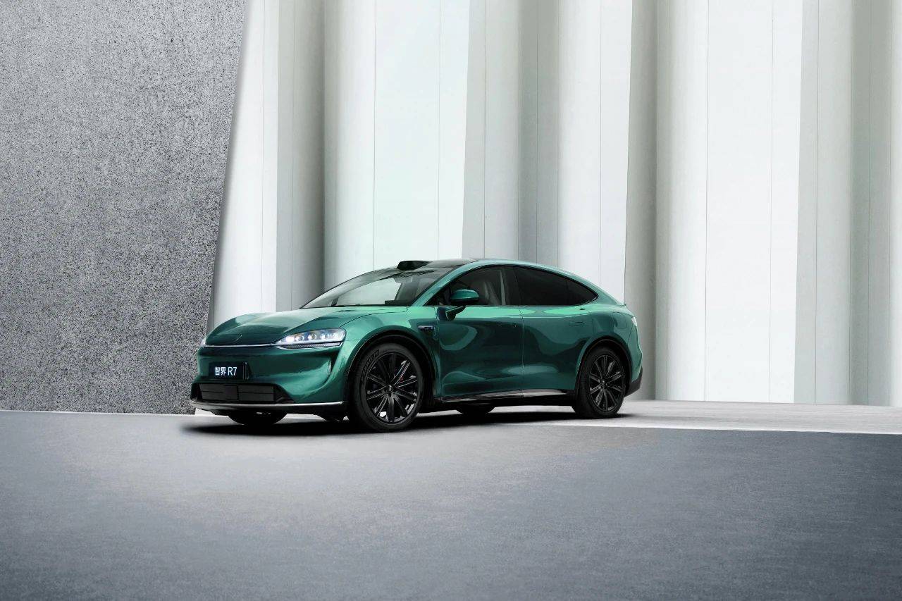 新款智界S7官圖公布!配置或將再升級 8月8日開始小訂