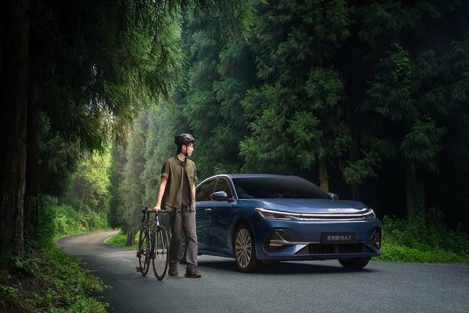 周光軍:A7是吉利銀河現象級的一面鏡子