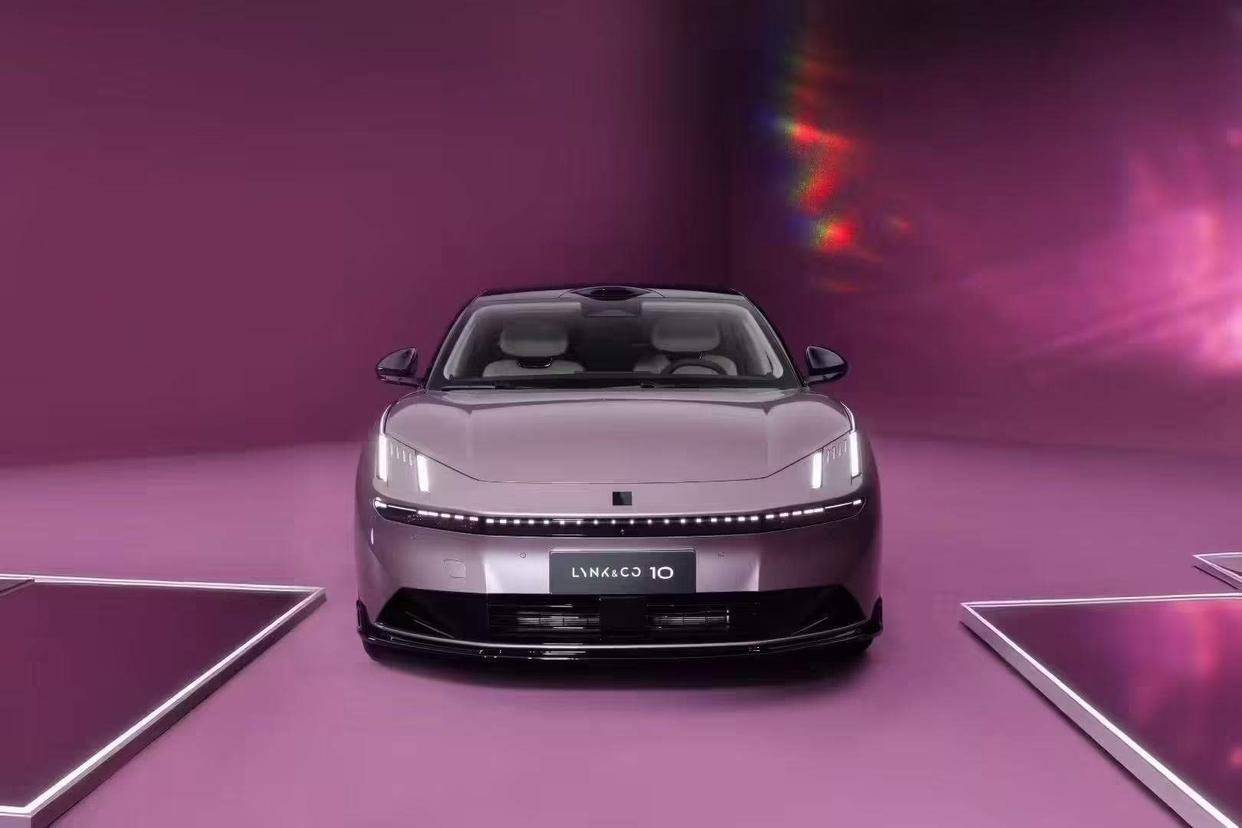 領(lǐng)克10 EM-P:預(yù)售19.2萬(wàn)起,全系電混四驅(qū),入門(mén)即頂配