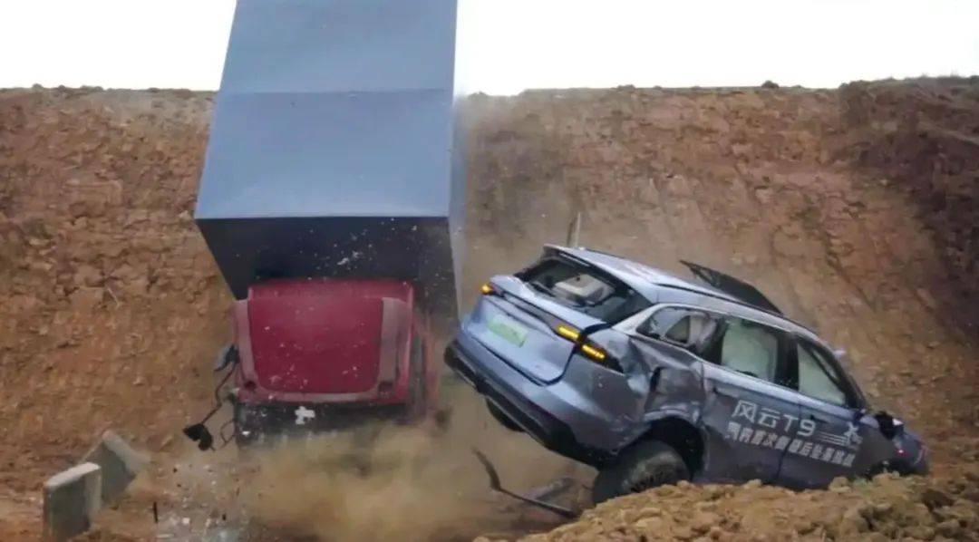 “撞飛卡車”只會是笑話,這樣的山崖翻墜才能力證“良心SUV”