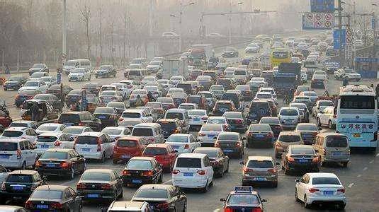 過去半年每一分鐘,就有12輛中國(guó)汽車駛向世界的碼頭