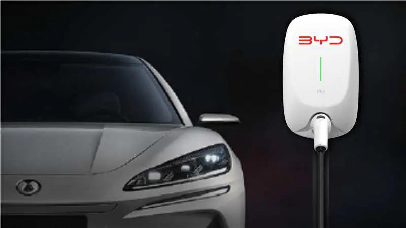 比亞迪新一代“小白樁”:“靈充”汽車充電樁發布 圖片