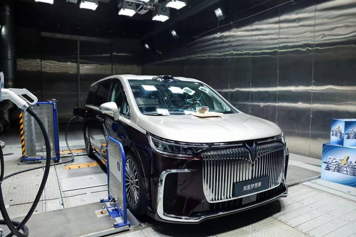 嵐圖汽車攜手央視發布“嵐海智混”技術 三款旗艦車型年內將搭載上市