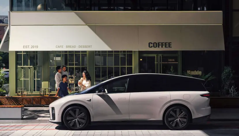 理想汽車在產品同質化競爭中,試圖超越“冰箱、彩電、大沙發”模式,構建新核心競爭力的關鍵