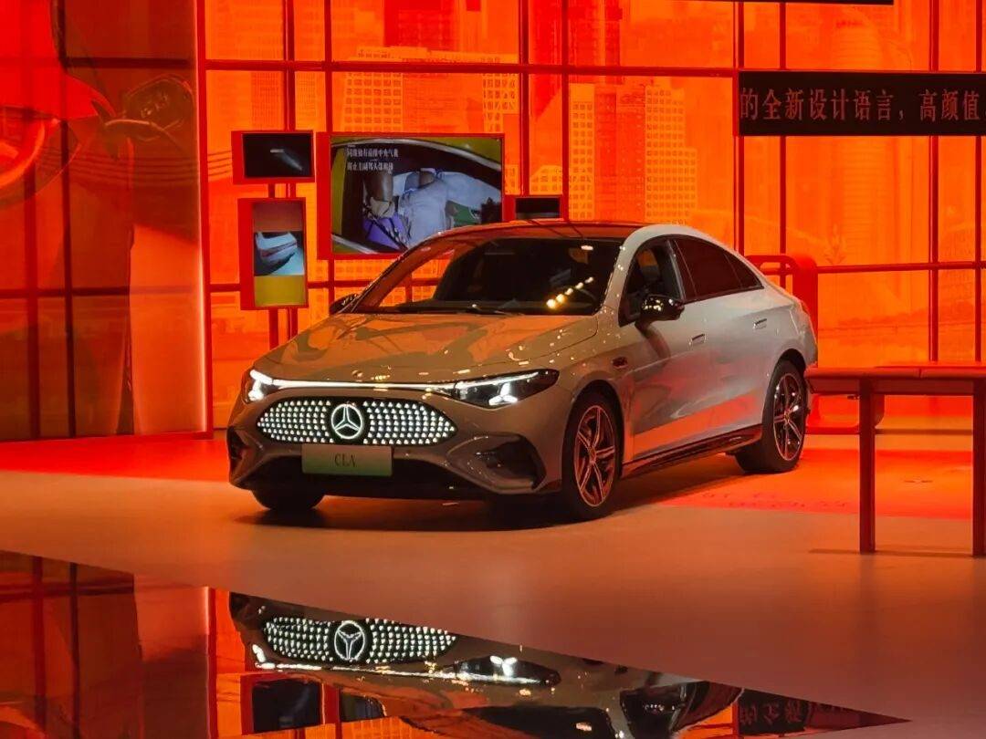 成都車展首日:國產車包館“宣戰”,華為鴻蒙“五界”齊發!