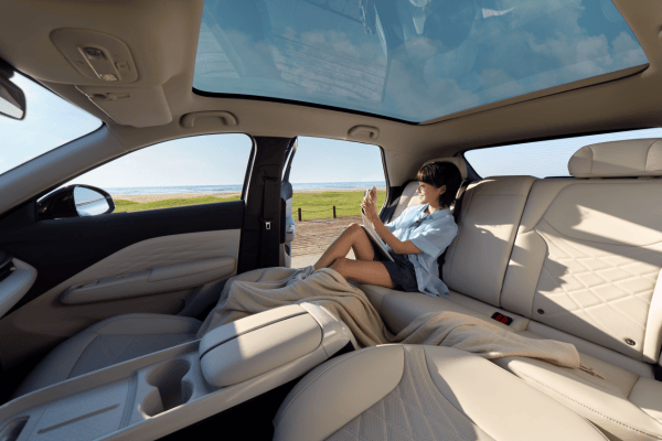 極狐 T1 將9月11日上市!成都車展現場人氣十足