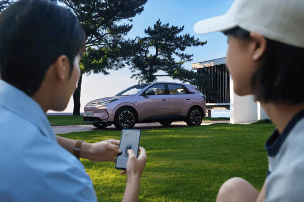 極狐 T1 將9月11日上市!成都車展現場人氣十足