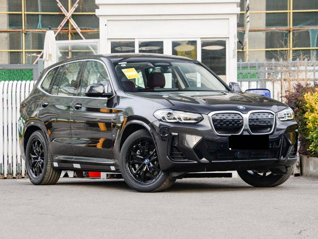 全款裸車23.69萬,比奧迪Q5L優惠后還便宜,寶馬iX3能抄底了?