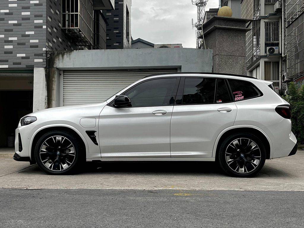 全款裸車23.69萬,比奧迪Q5L優惠后還便宜,寶馬iX3能抄底了?