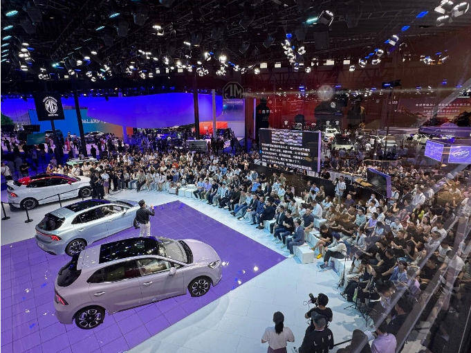 MG4爆單不可怕,半固態電池能量產上車殺傷力更大