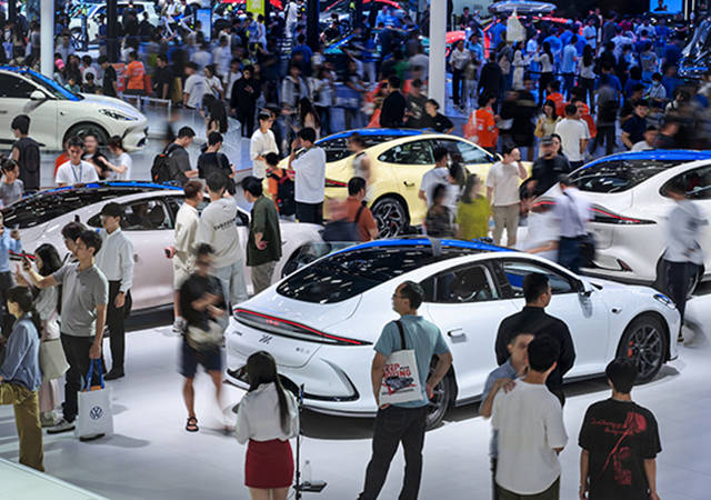 轉(zhuǎn)型“扭到大動(dòng)脈”,超八成車企利潤(rùn)下滑