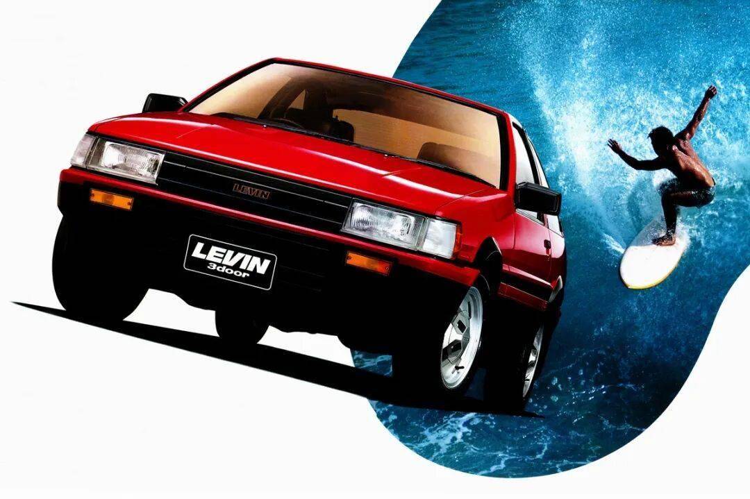 豐田卡羅拉Levin GT-APEX (AE86) 是豐田1983至1987年間基于第五代花冠打造的高性能后驅(qū)轎跑