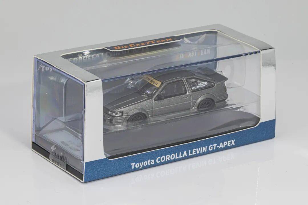 豐田卡羅拉Levin GT-APEX (AE86) 是豐田1983至1987年間基于第五代花冠打造的高性能后驅(qū)轎跑