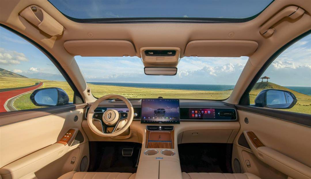 全新問界M7和尚界H5這兩臺重磅新車同時上市,可以說車圈的流量都涌向這兩臺車了