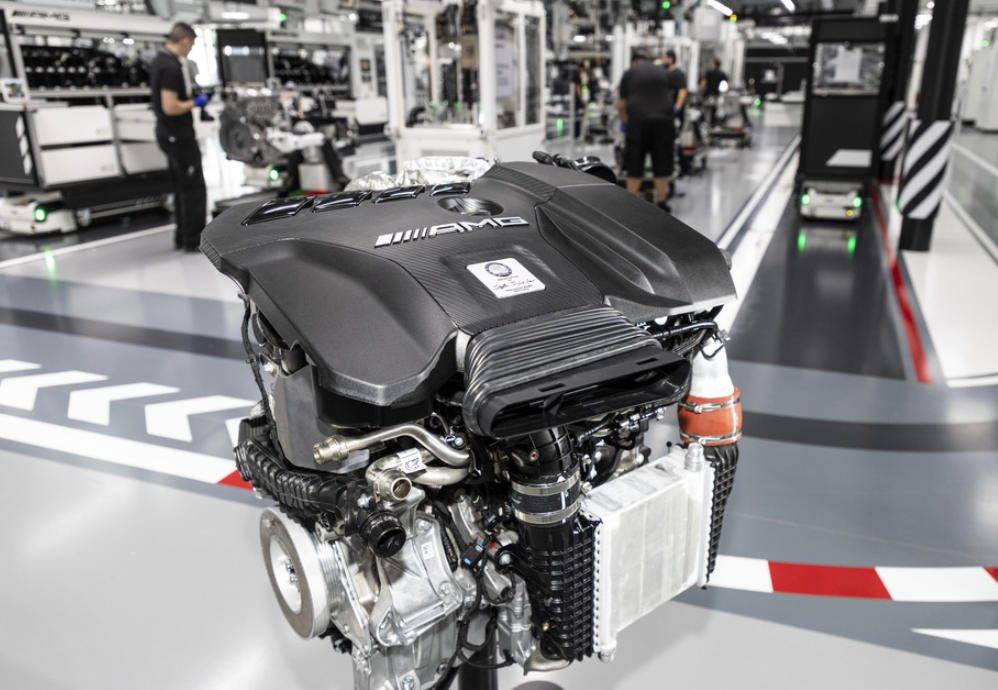 2.0T四缸油車也敢賣100萬?奔馳GT新車有什么底氣