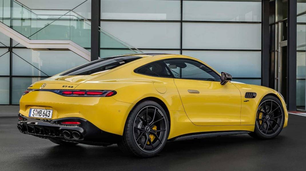 2.0T四缸油車也敢賣100萬?奔馳GT新車有什么底氣