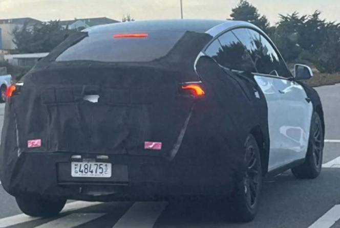 丐版Model Y來了,減配近20項!是極簡還是簡陋?