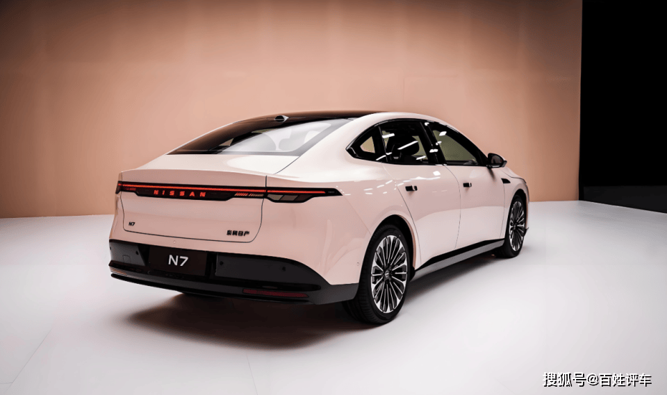 2025日系豪華電動化破局,三重考驗上演生死競速