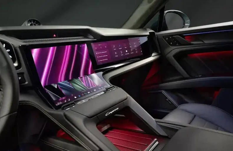 升級大彩電 全新保時捷純電Cayenne內飾官圖發布