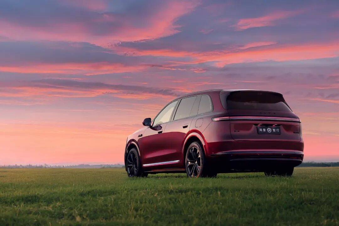 全新問界M7購車指南:標配即豪華,哪款最值得入手?