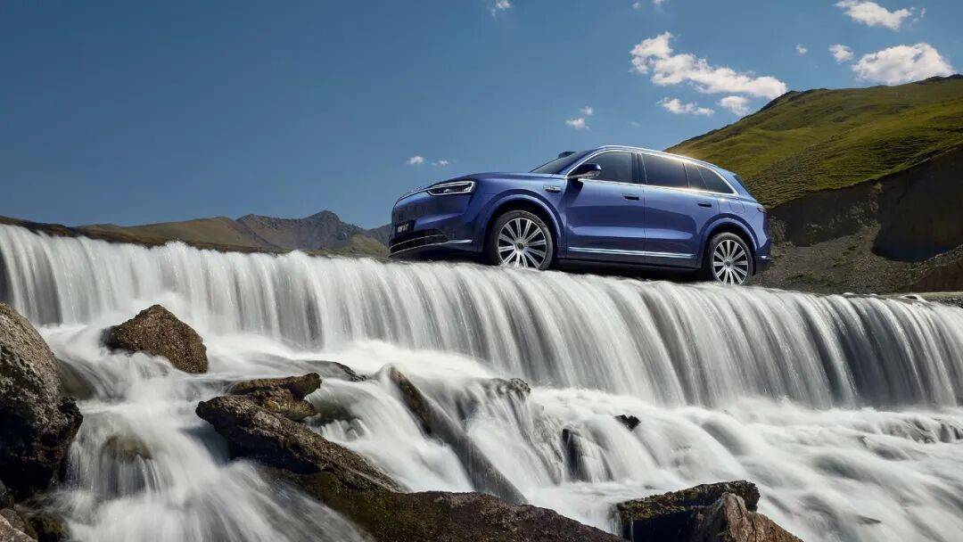 全新問界M7購車指南:標配即豪華,哪款最值得入手?