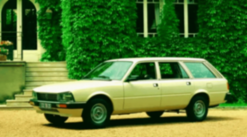 當時尚浪潮繼續滾動,汽車圈下一個“輪值”的頂流又會是誰?