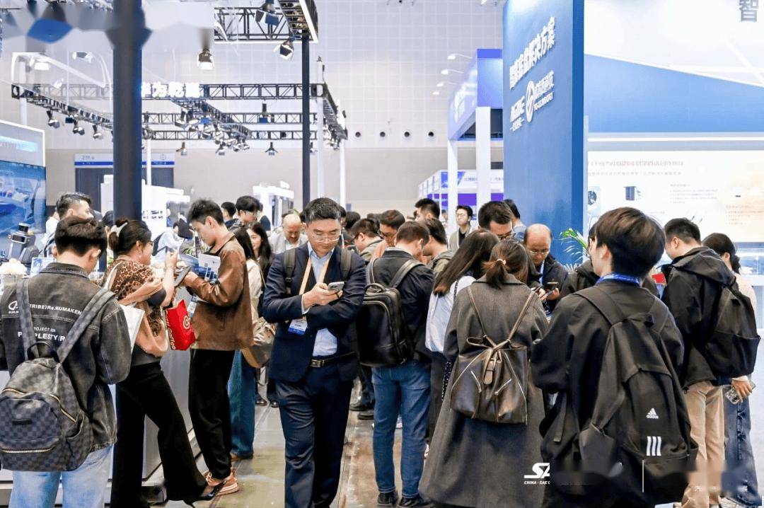 萬人齊聚,共繪藍圖!第三十二屆中國汽車工程學(xué)會年會暨展覽會在重慶盛大開幕