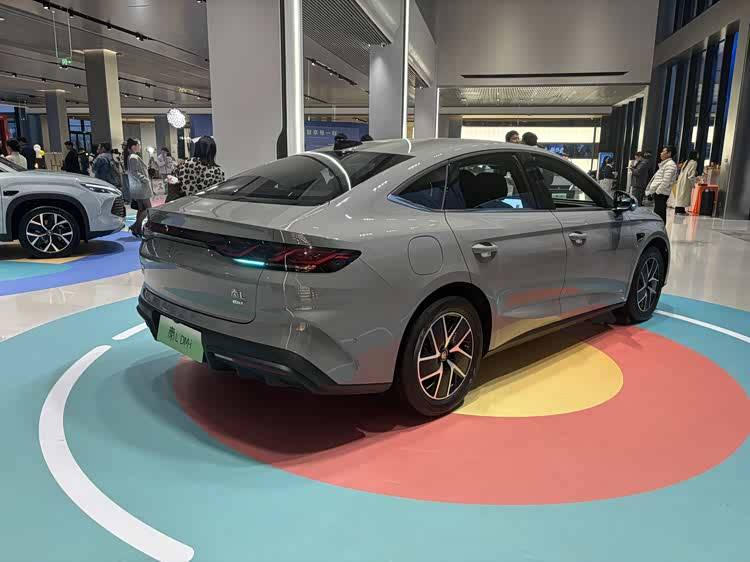 2026款比亞迪秦L DM-i正式上市 置換權(quán)益后限時售價9.28萬起